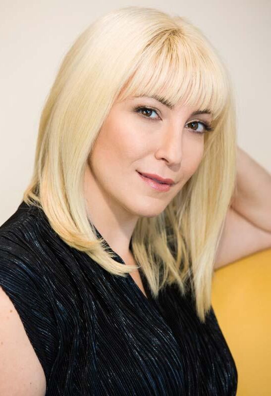 Kriss o Sexy milf modelo actriz cantante