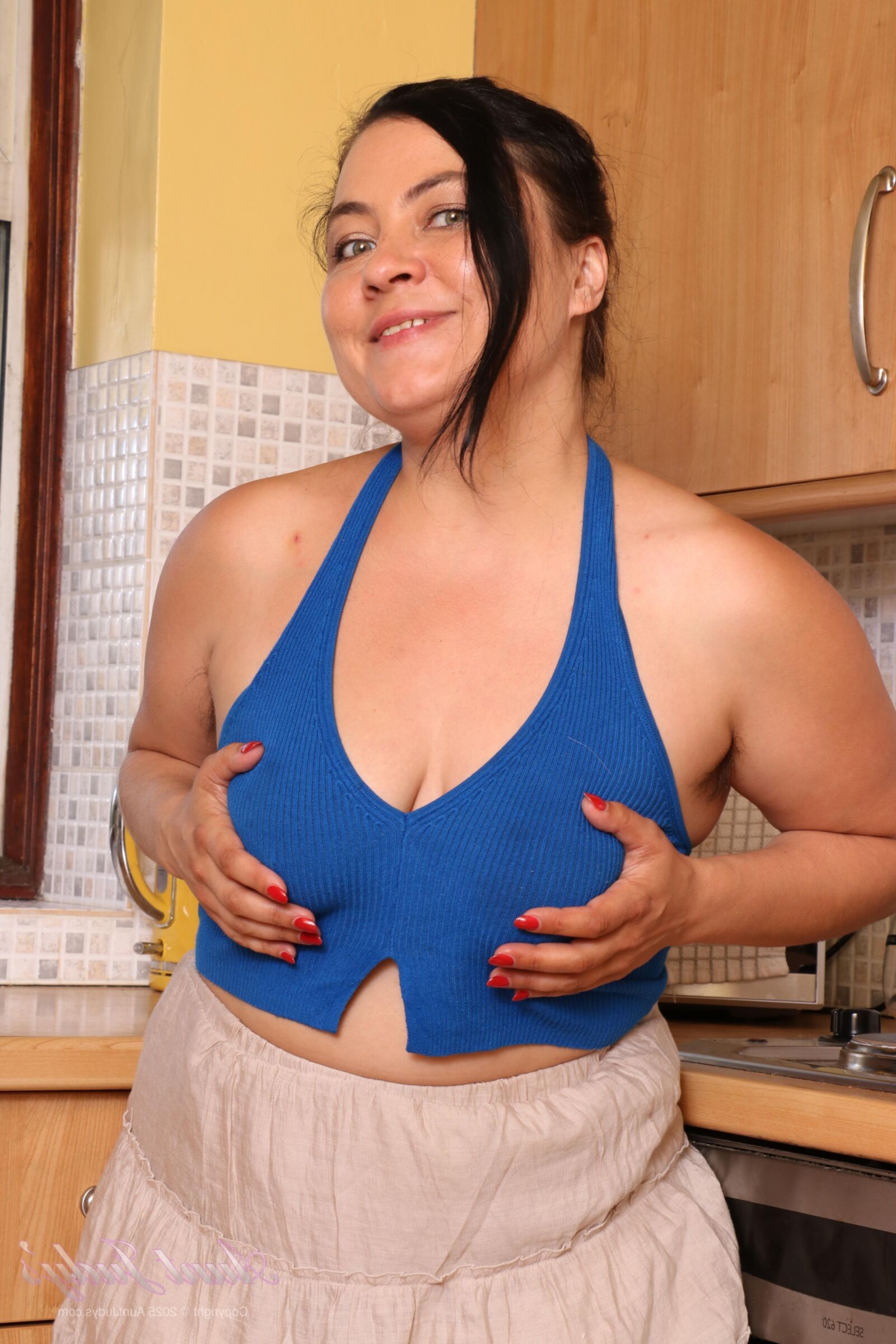 Christina Santes yo Plays for You in the Kitchen