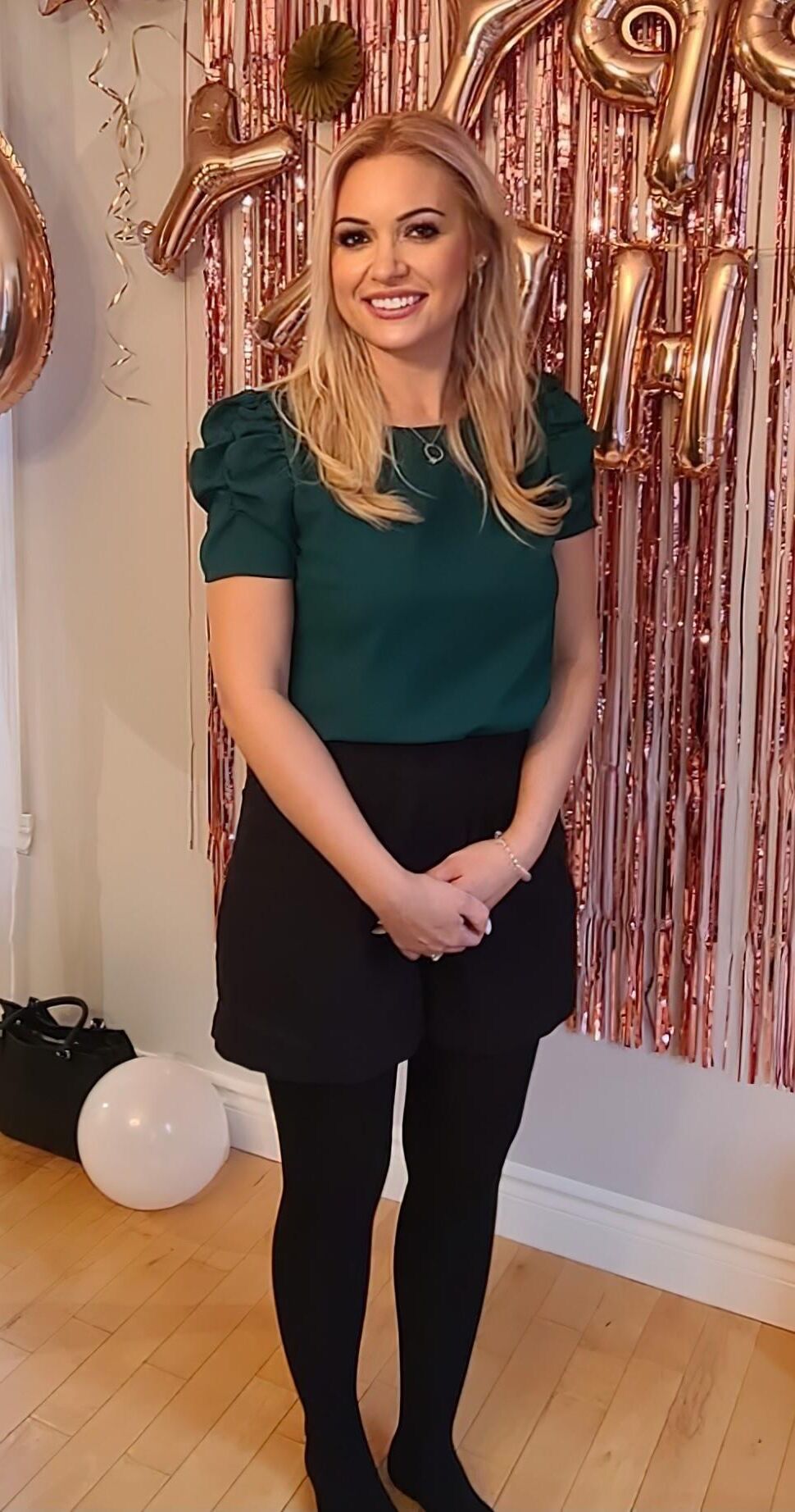 Karine Webslut Er ist nur eine Hure