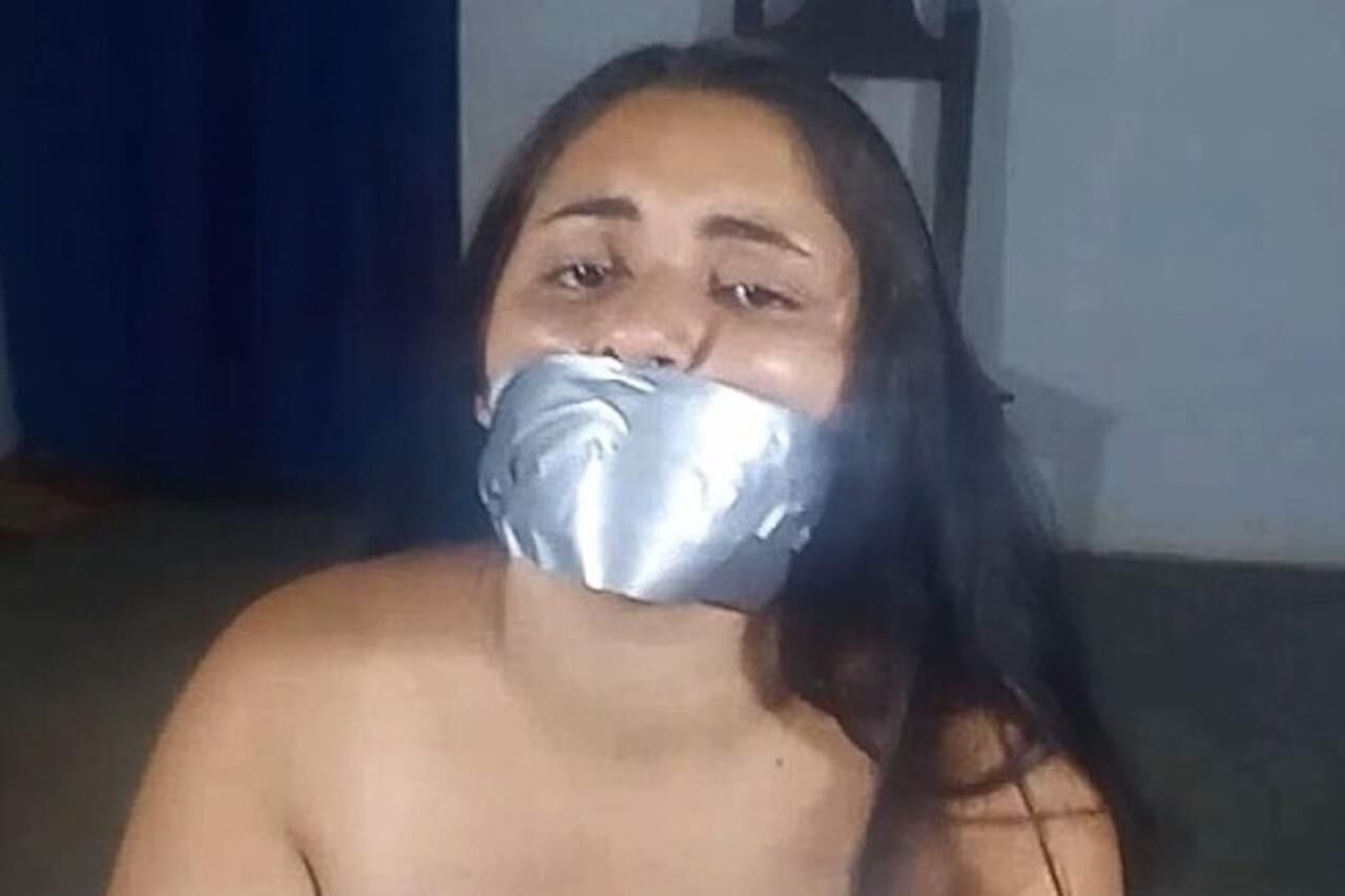 Gagged faces 