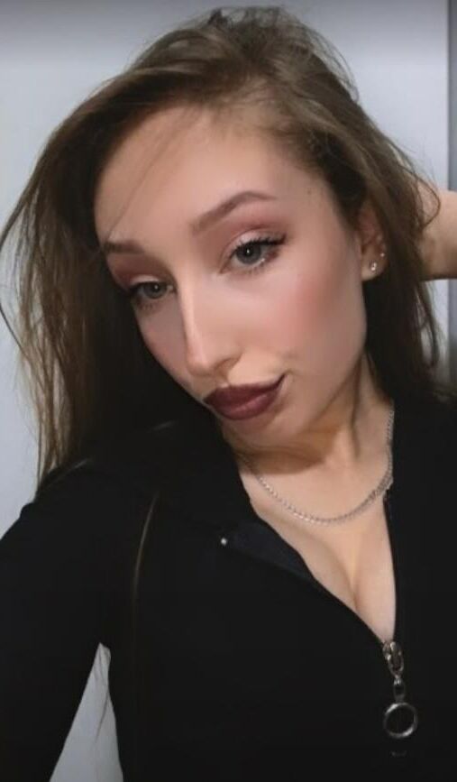 Adolescente sérvio Guzata USKa Klinka