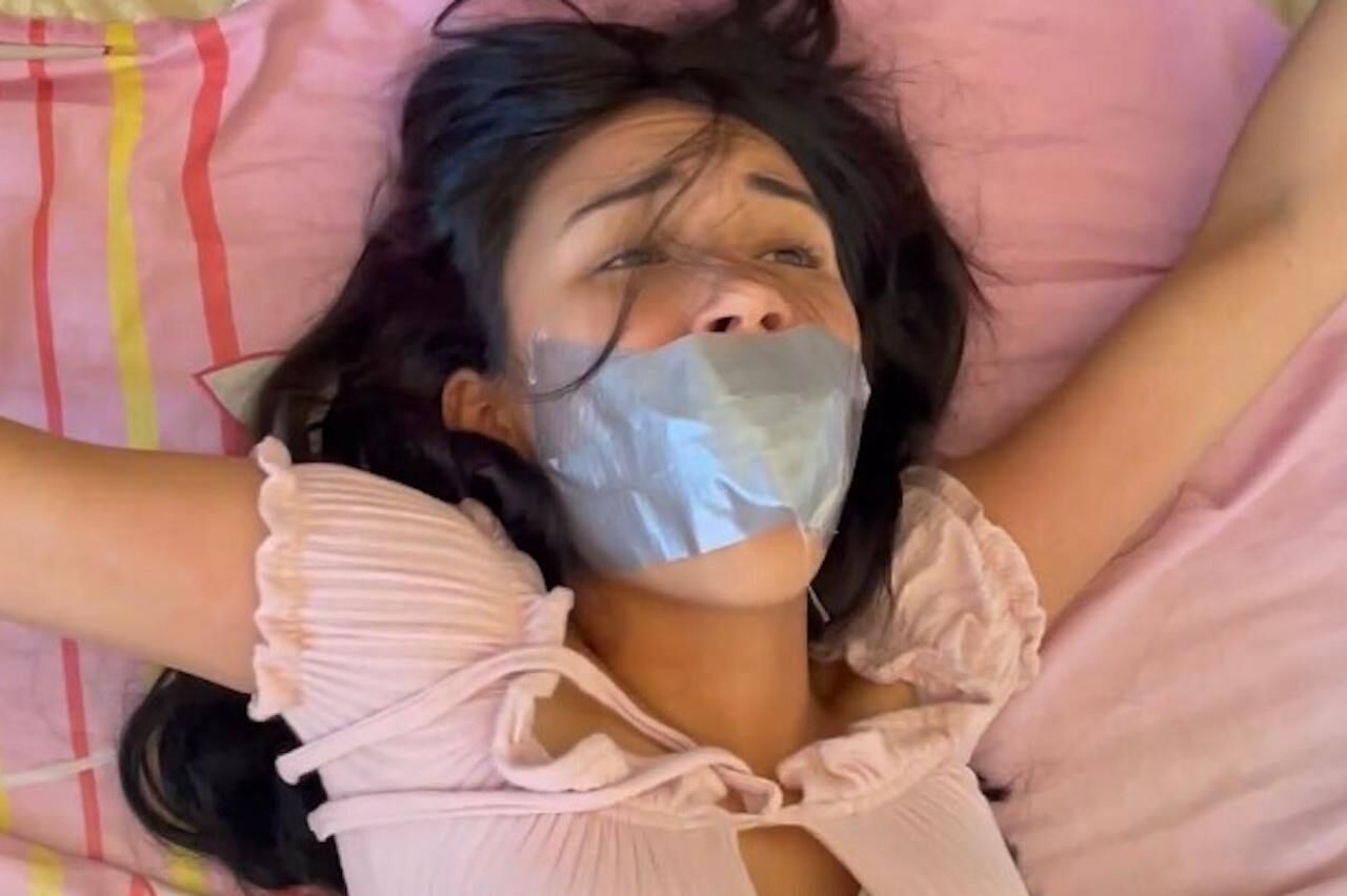 Gagged faces 