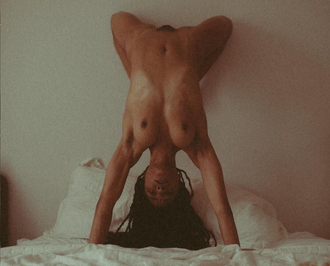 Very Fit Ebony Frankyii