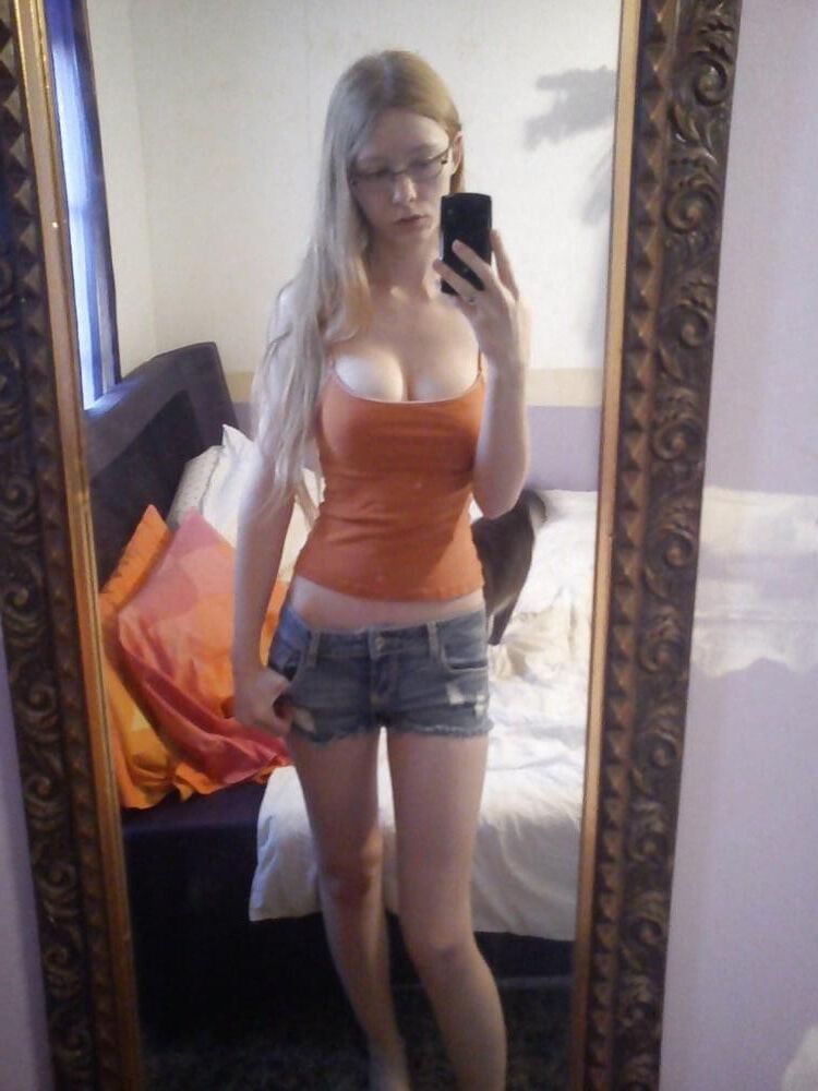 Nerdy pelirroja adolescente