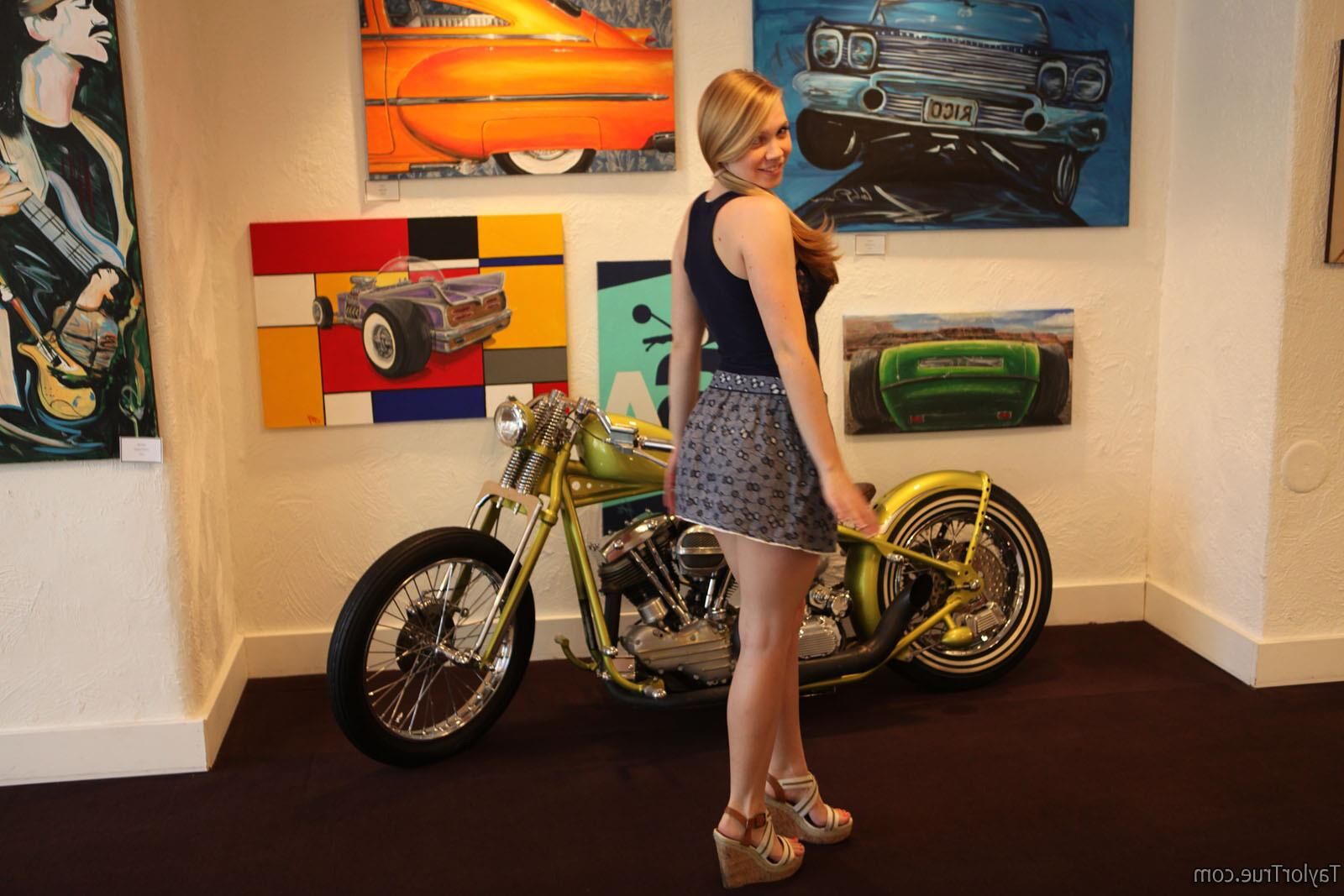 TaylorTrue TAYLOR Art gallery