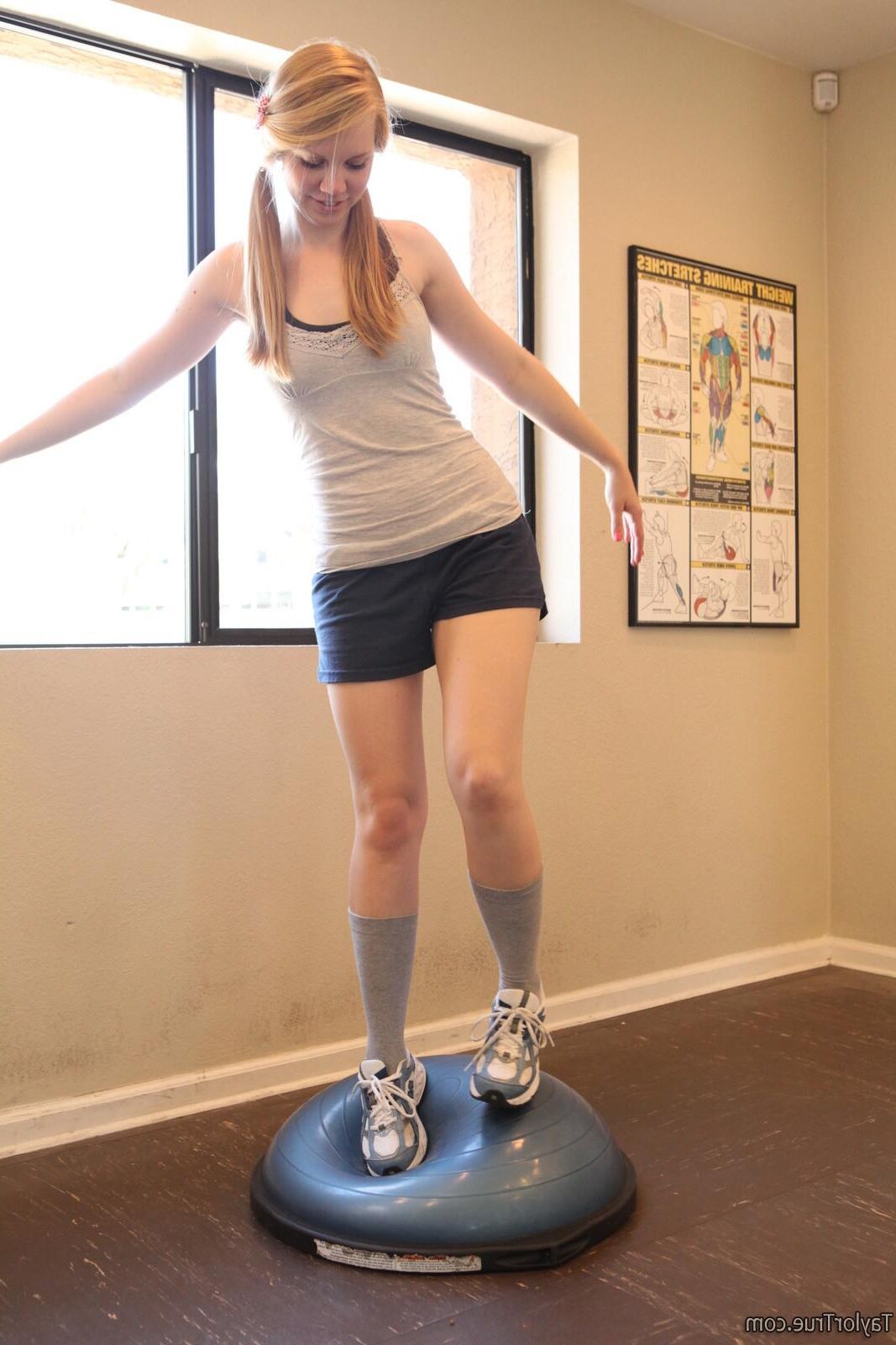 TaylorTrue TAYLOR Naughty in gym
