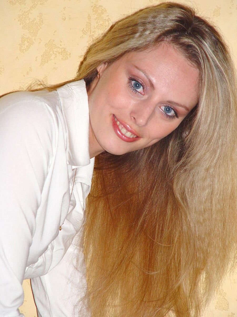 Blond Sexy in Pans