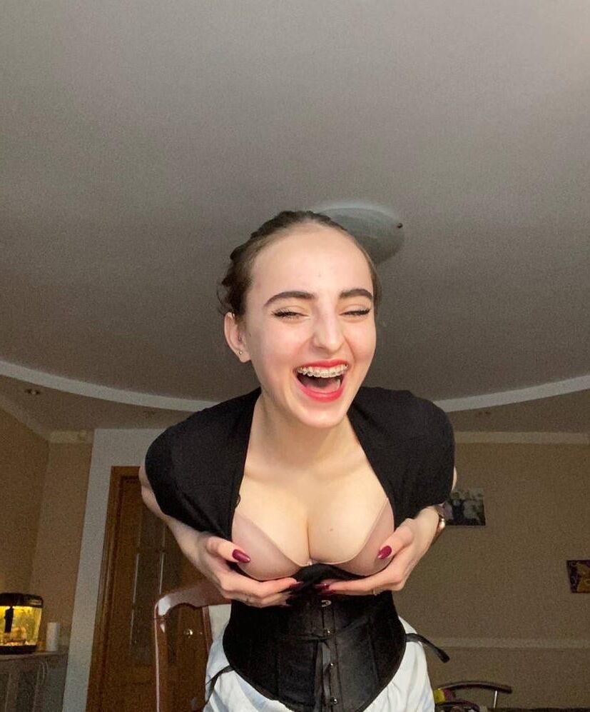 目に見えるブラジャー