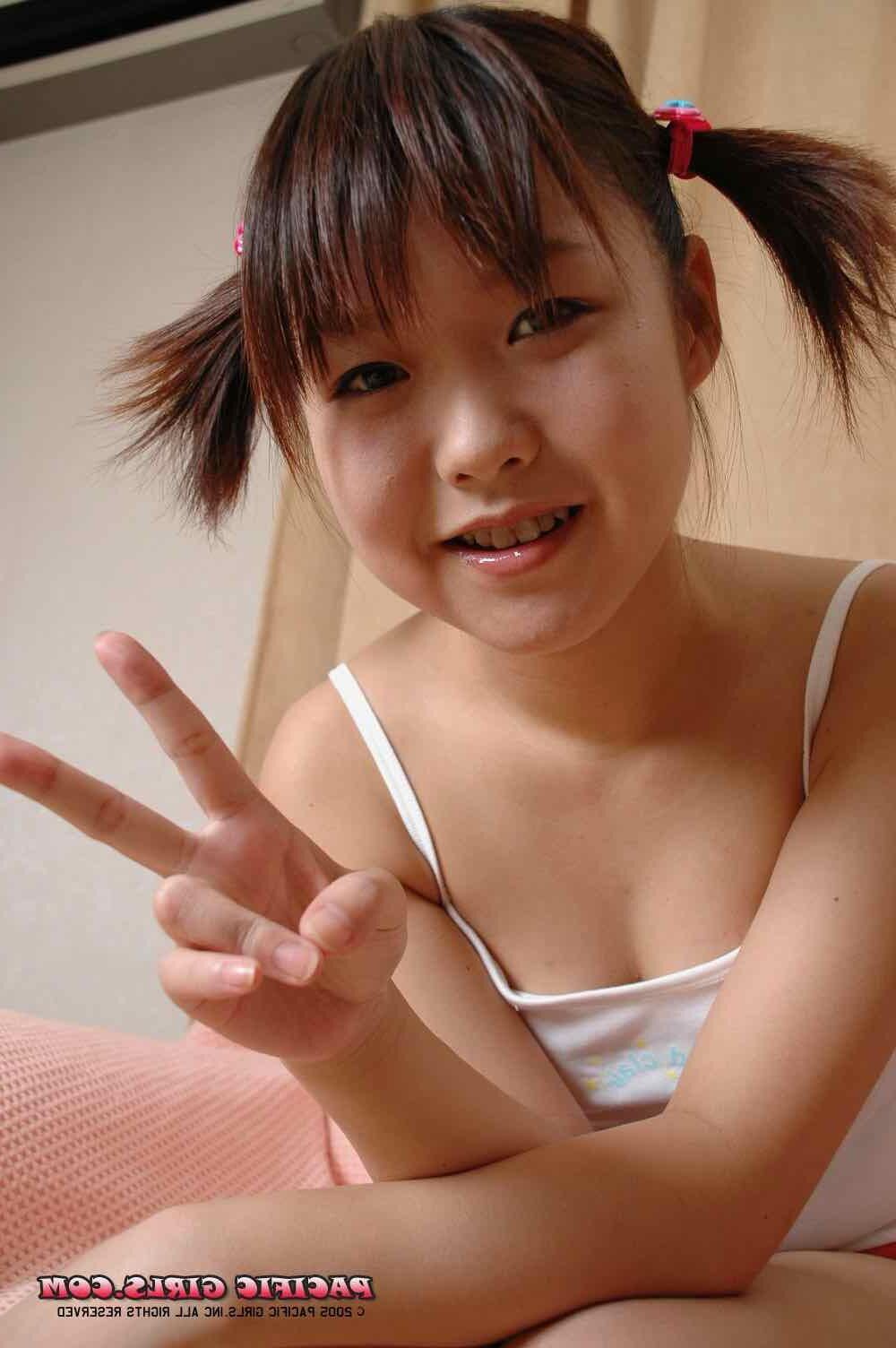 Pacificgirls Kanoko fickt die Studio -Hilfe