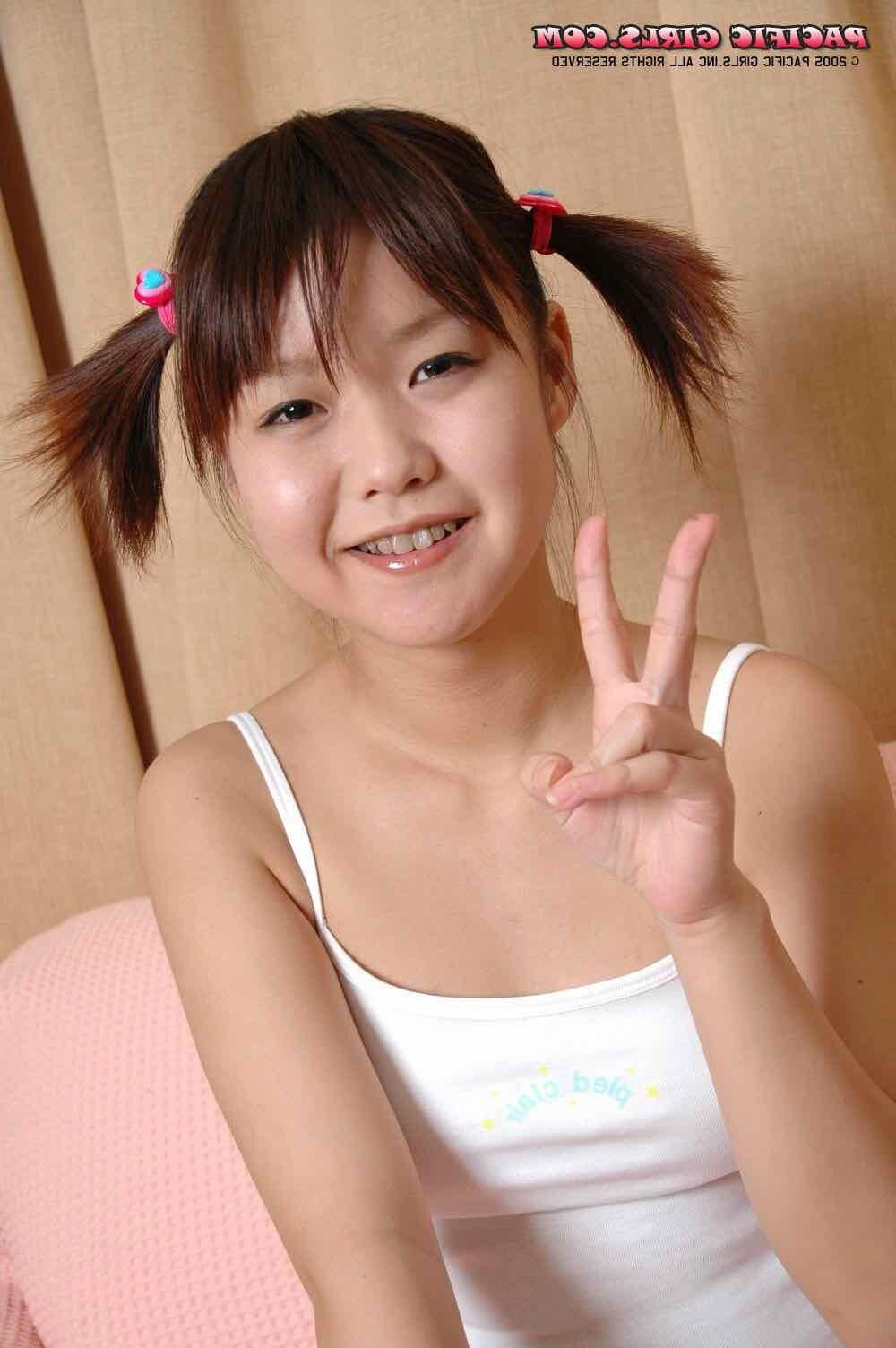Pacificgirls Kanoko fickt die Studio -Hilfe