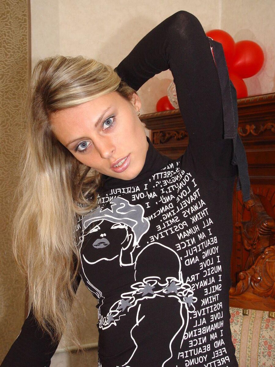 Blond in Jeans Pans Playing with Dildo