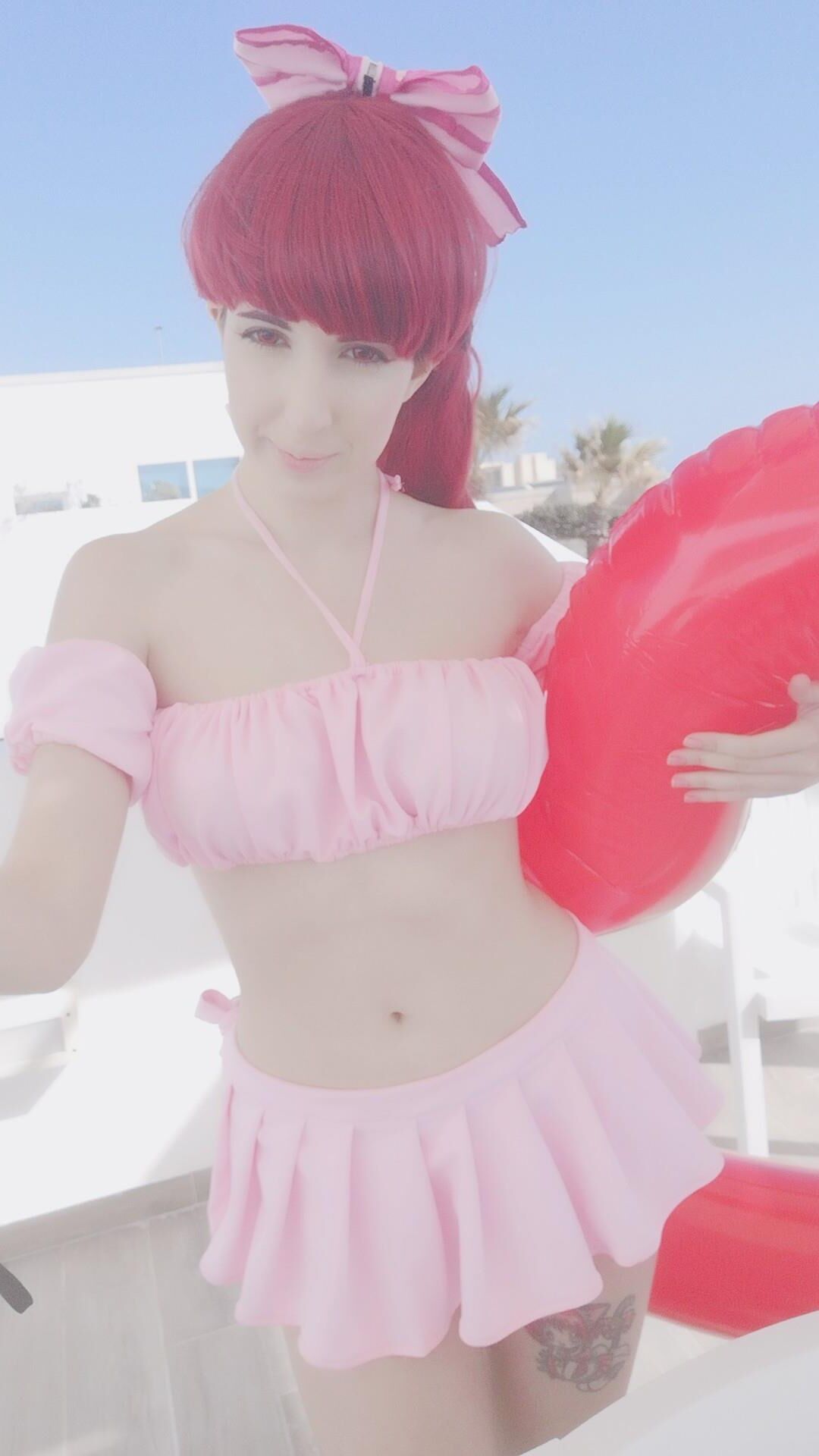 Tiras de puta de cosplay de pelirroja pálida