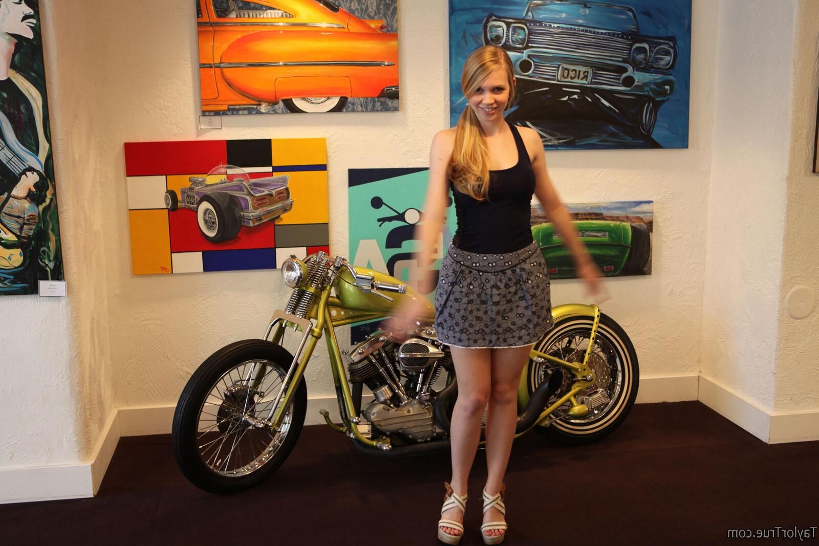 TaylorTrue TAYLOR Art gallery