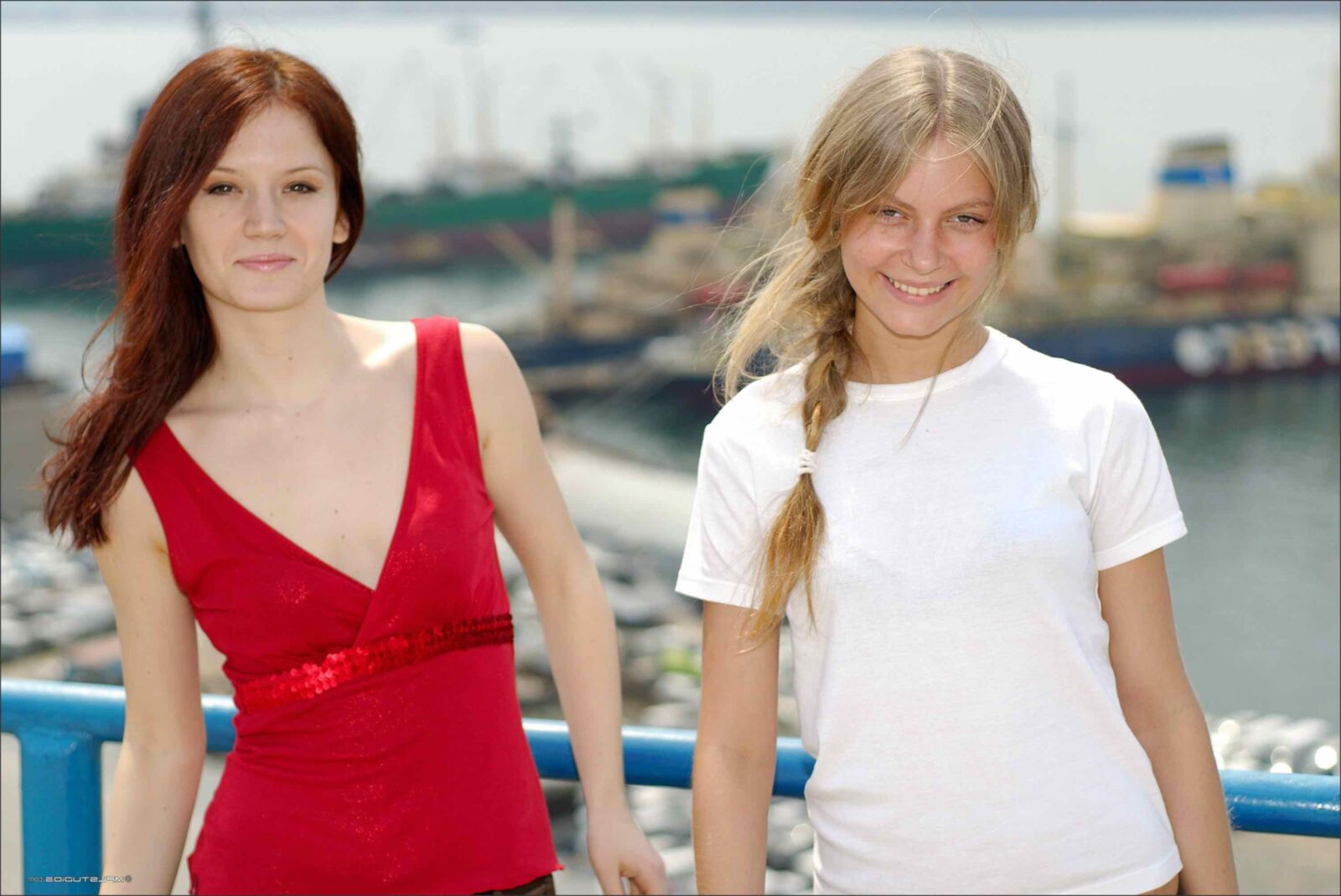 MPLStudios YALENA and CAMILLE Postcards from the edge (NN)