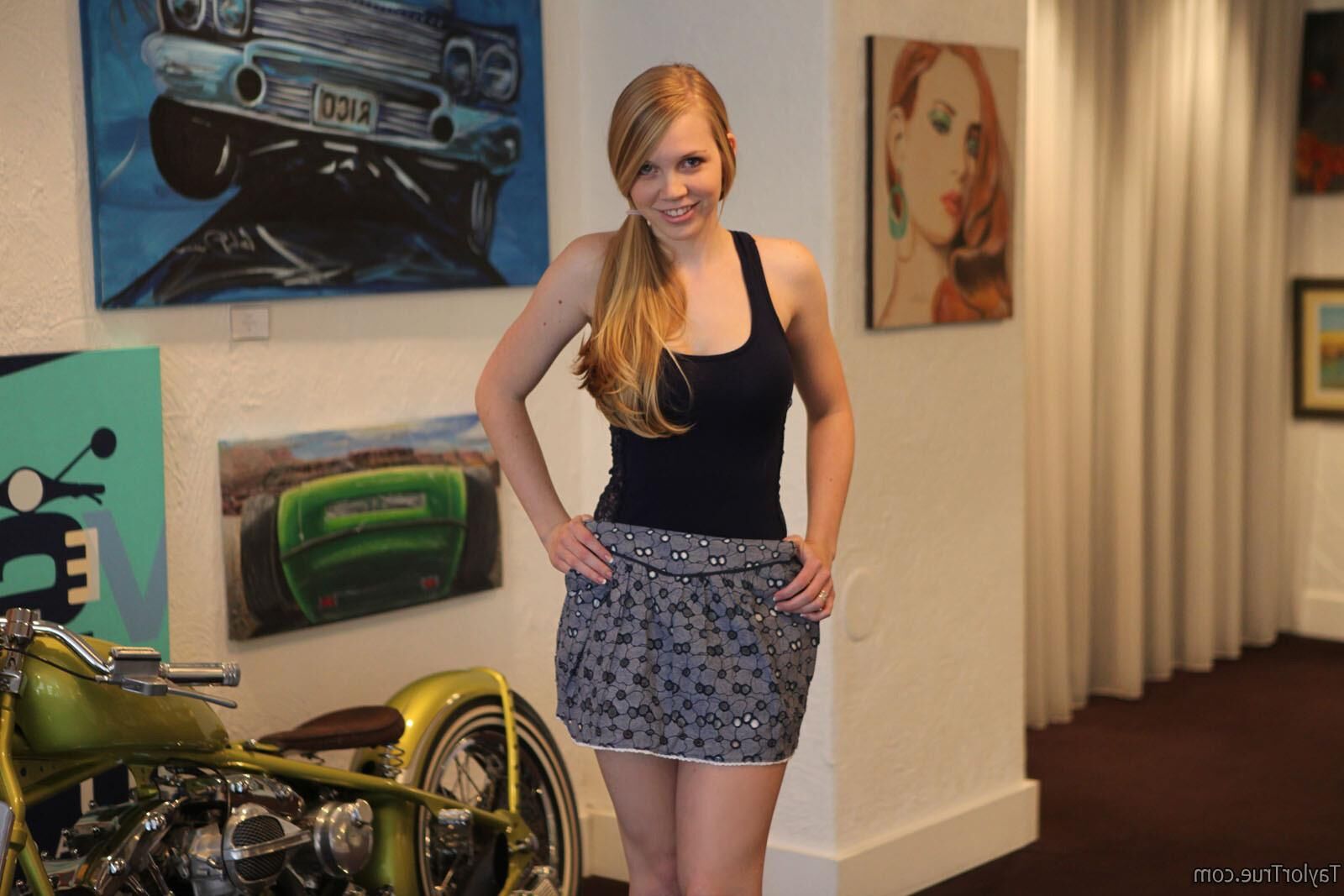 TaylorTrue TAYLOR Art gallery