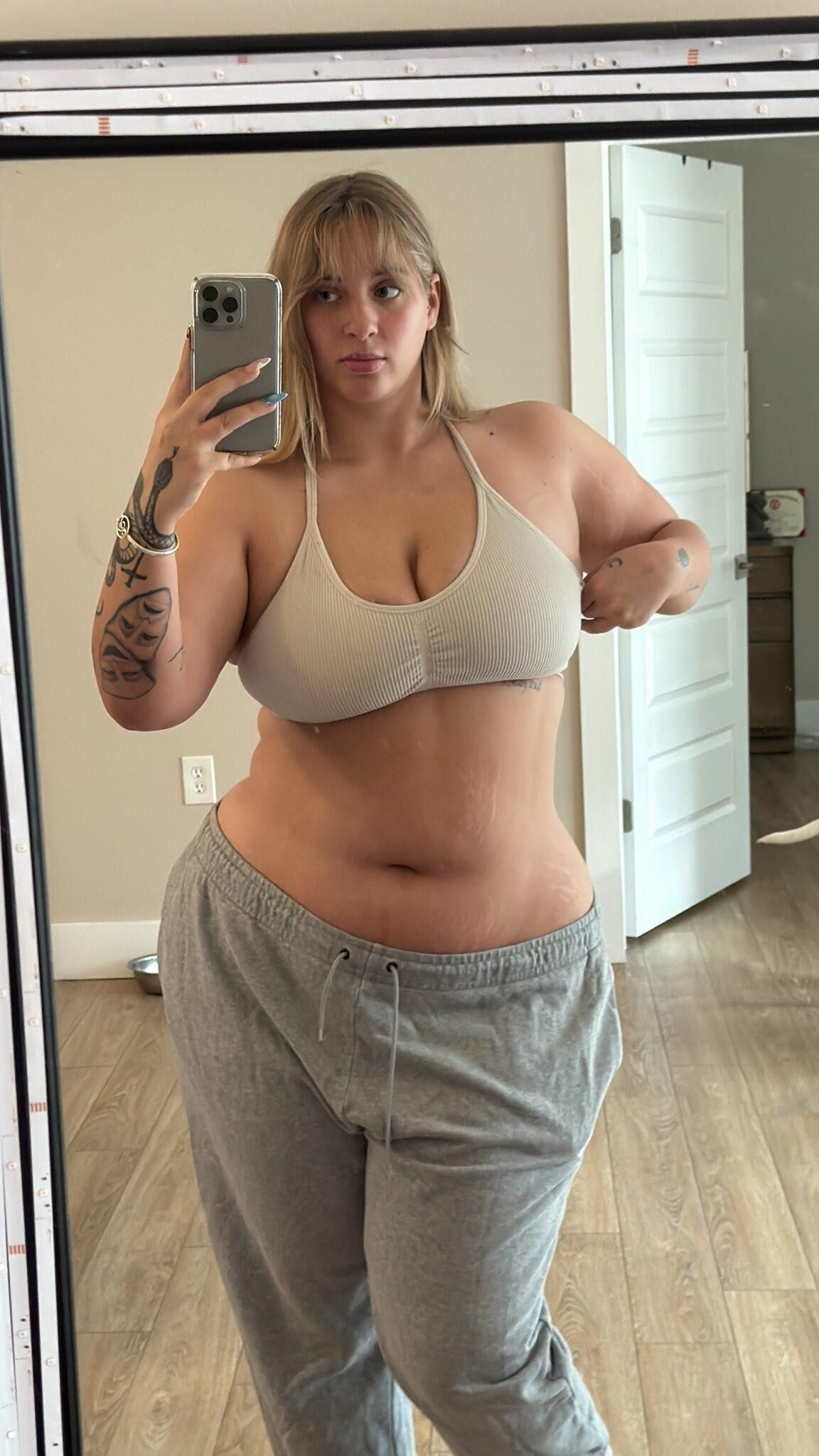 Sophie Big Ass Big Boobs Beauty Blonde BBW Girl Mixed Hot Shots