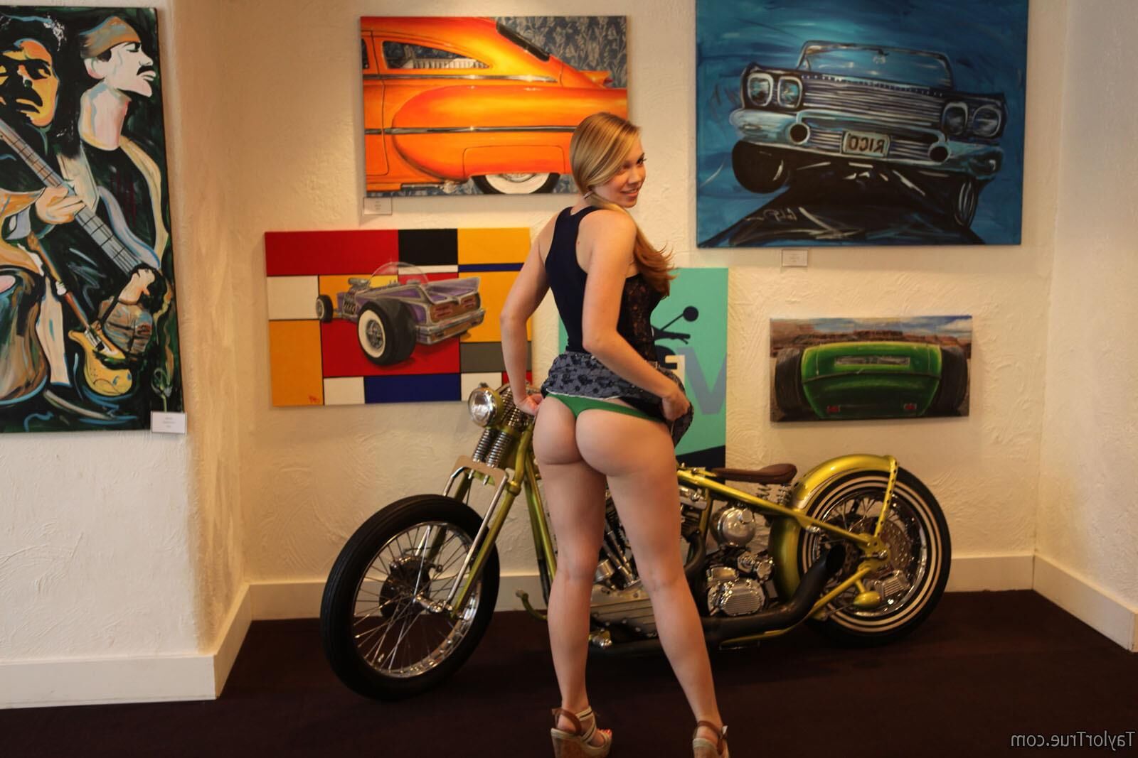 TaylorTrue TAYLOR Art gallery