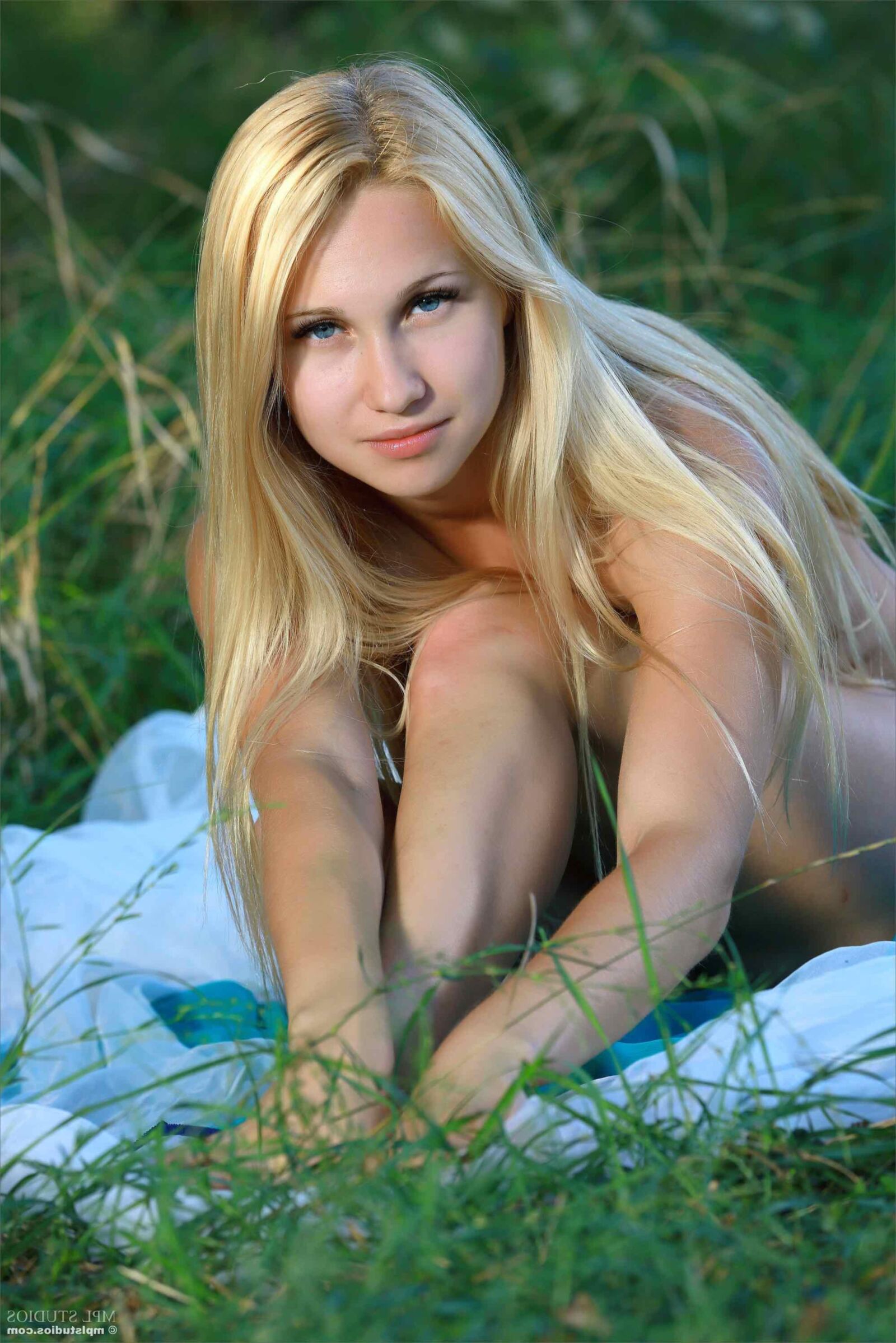 MPLStudios BELONIKA Blonde nymph