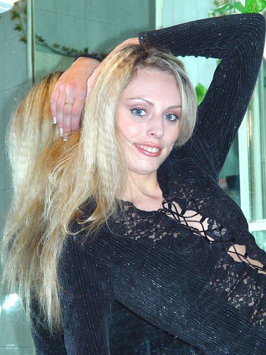 Sexy Blond on Mirrow