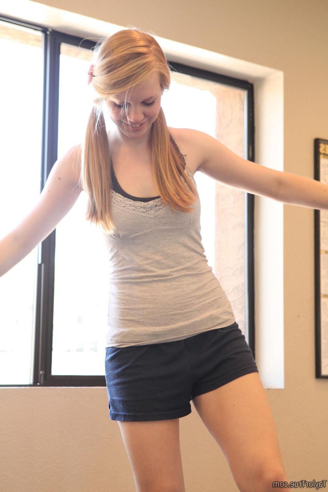 TaylorTrue TAYLOR Naughty in gym