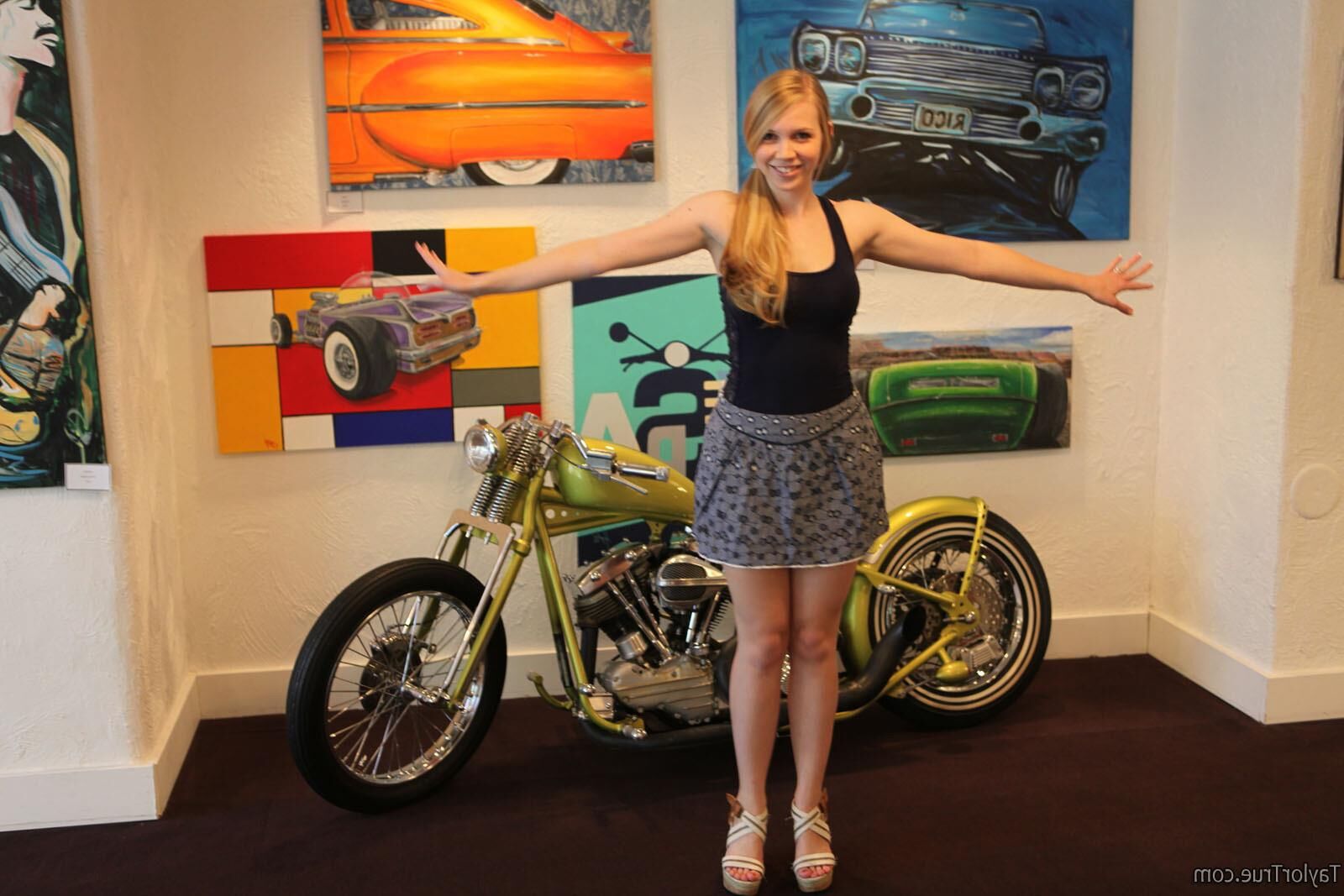TaylorTrue TAYLOR Art gallery