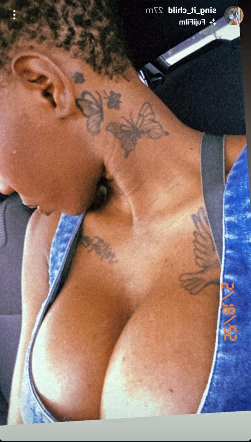 Slim Black Ebony com Big Butt
