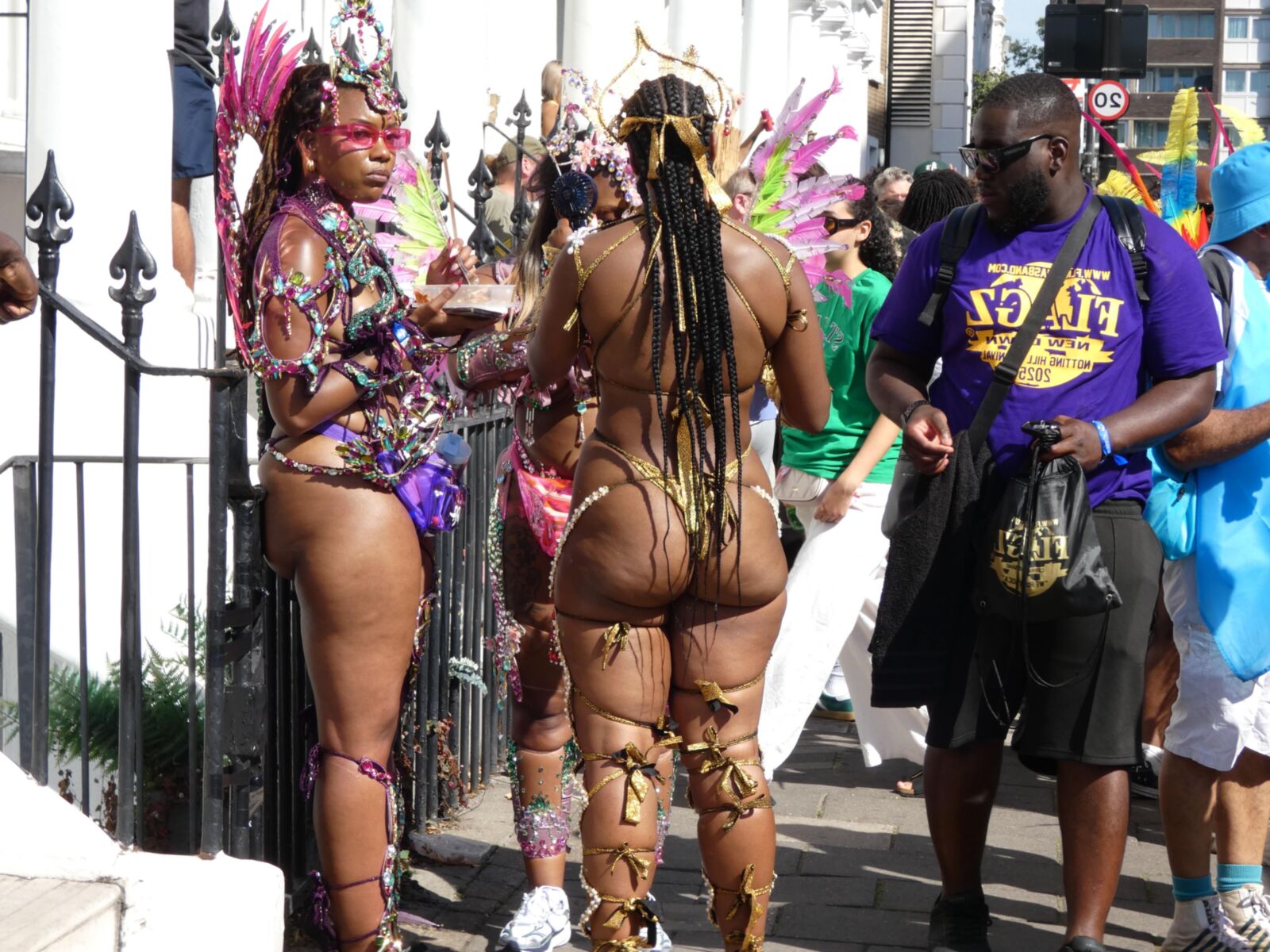 Carnival bottis 