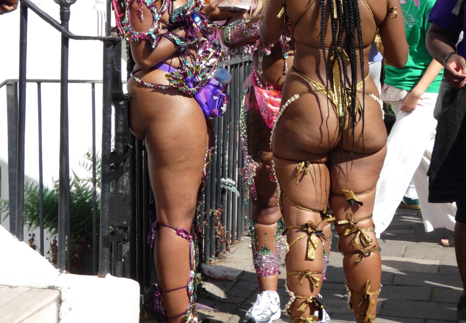 Carnival bottis 