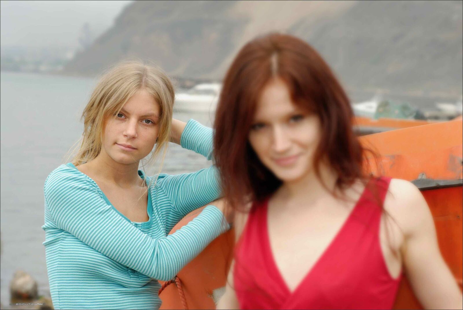MPLStudios YALENA and CAMILLE Postcards from the edge (NN)