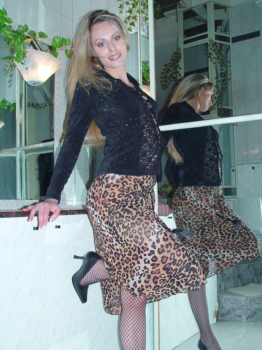 Sexy Blond on Mirrow