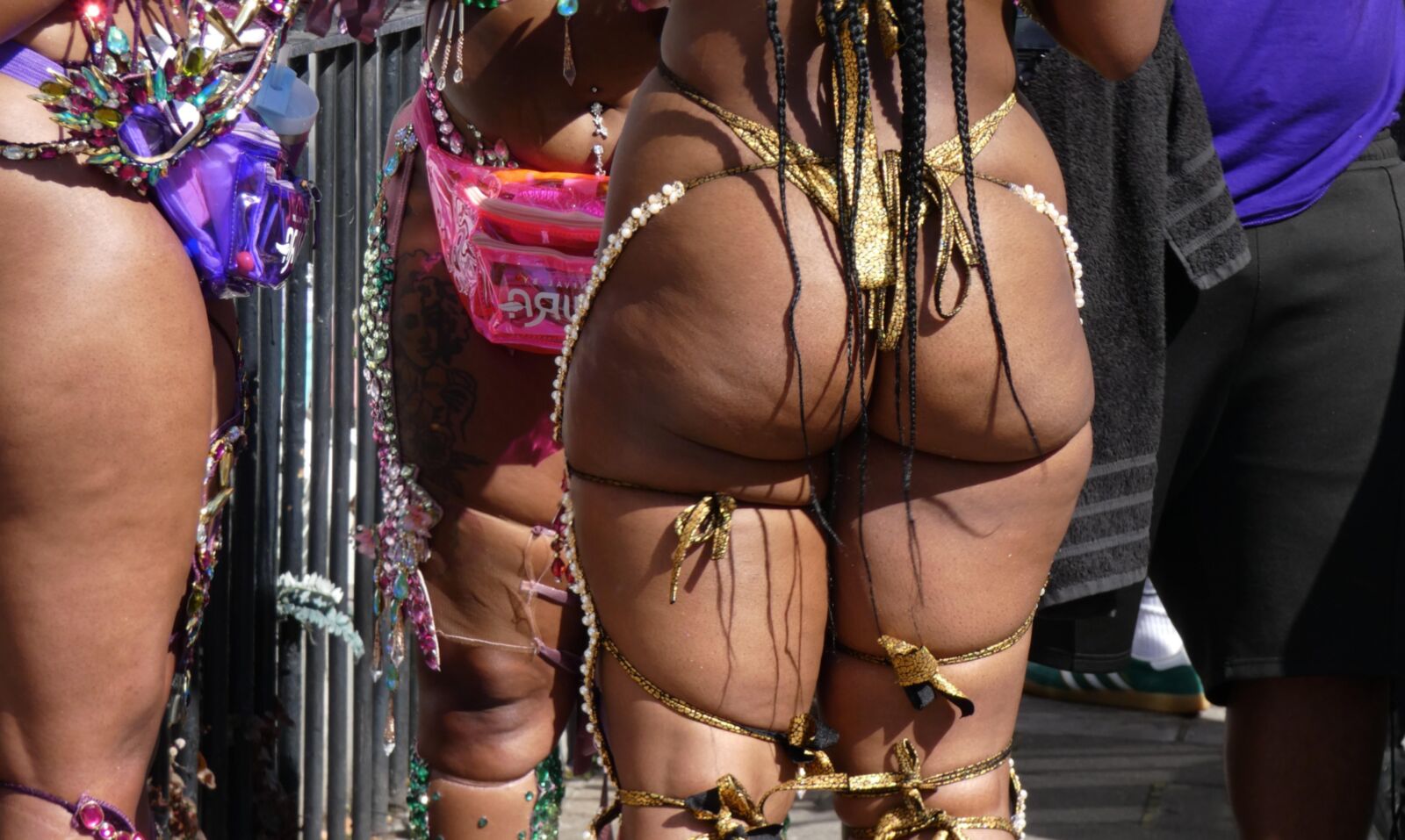 Carnival bottis 