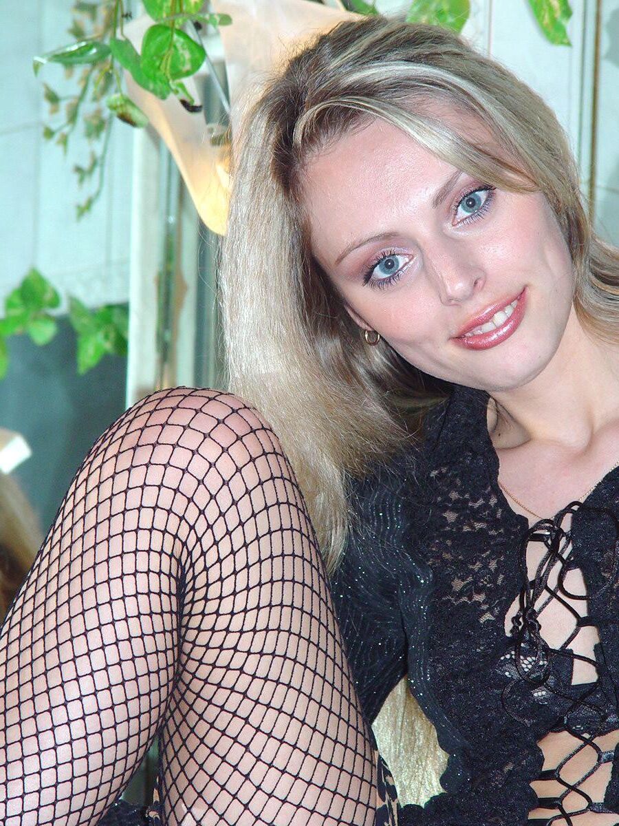 Sexy Blond on Mirrow