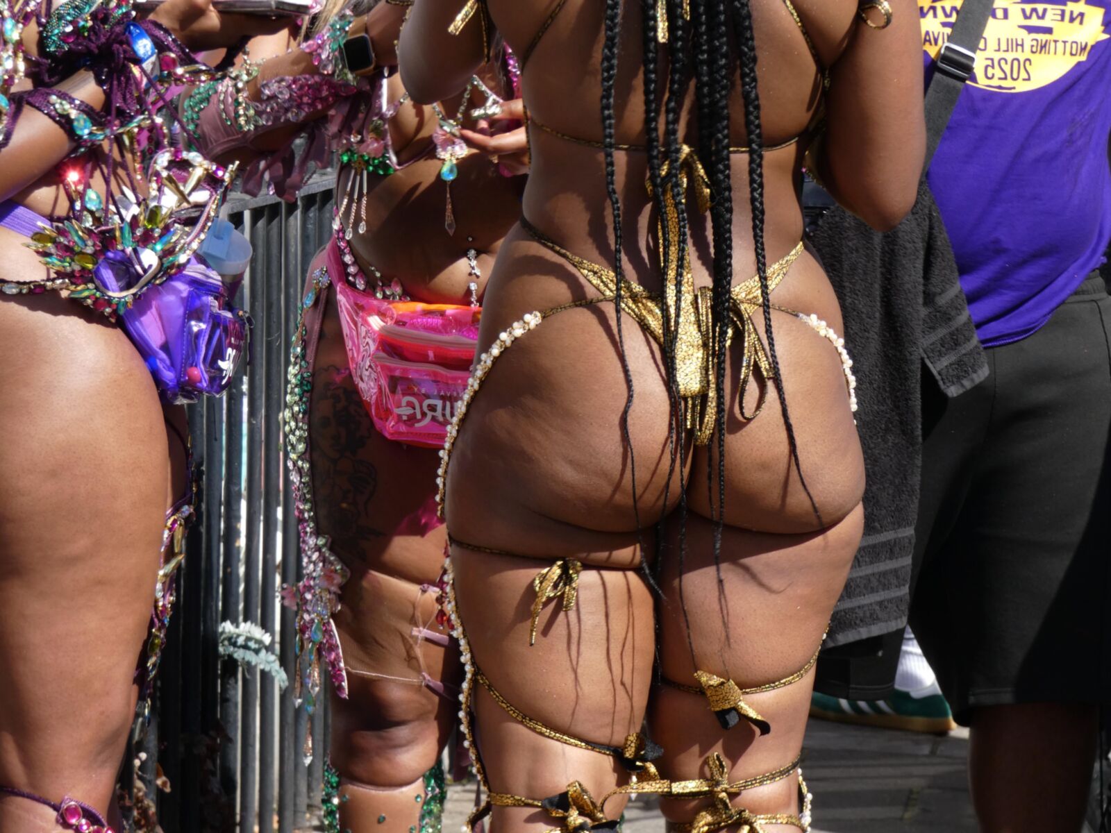 Carnival bottis 