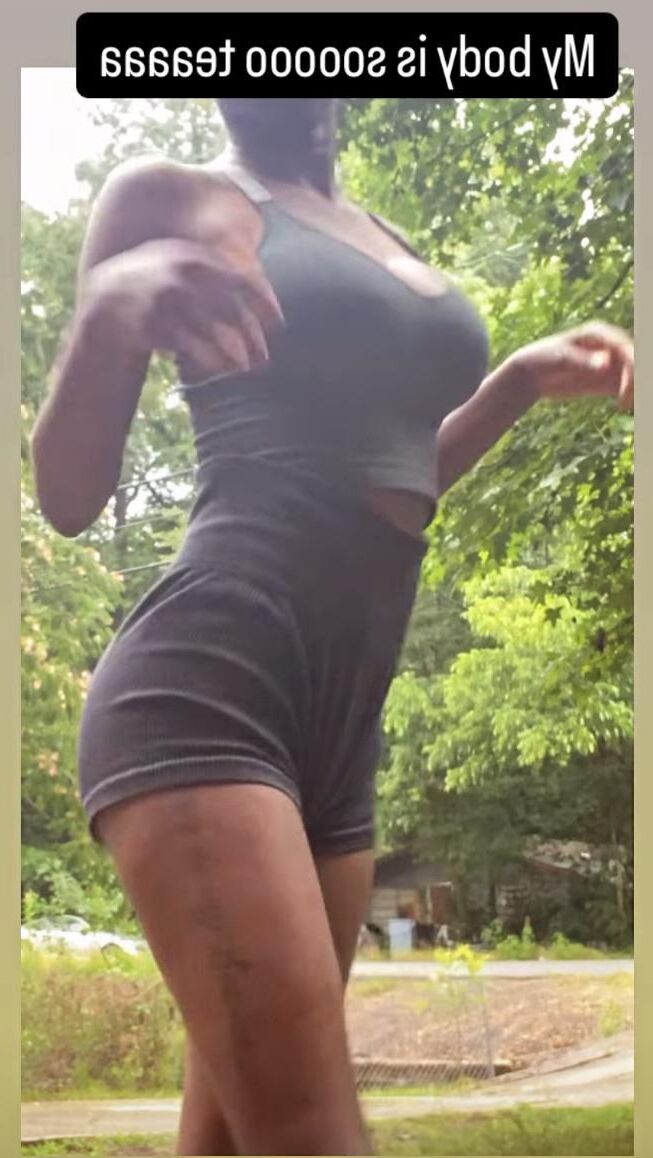 Slim Black Ebony com Big Butt
