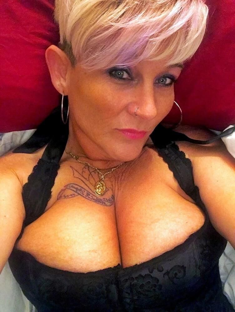 CHUBBY BLONDE LOVES THAT BBC