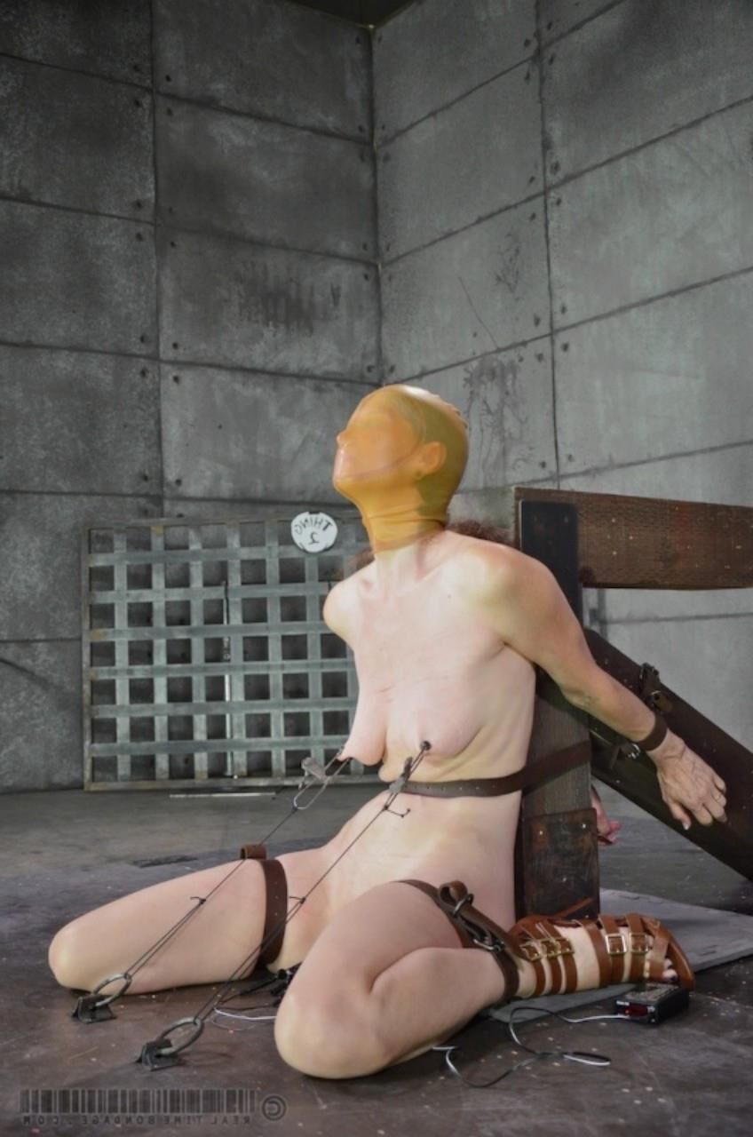 Paintoy Emma  BDSM Model