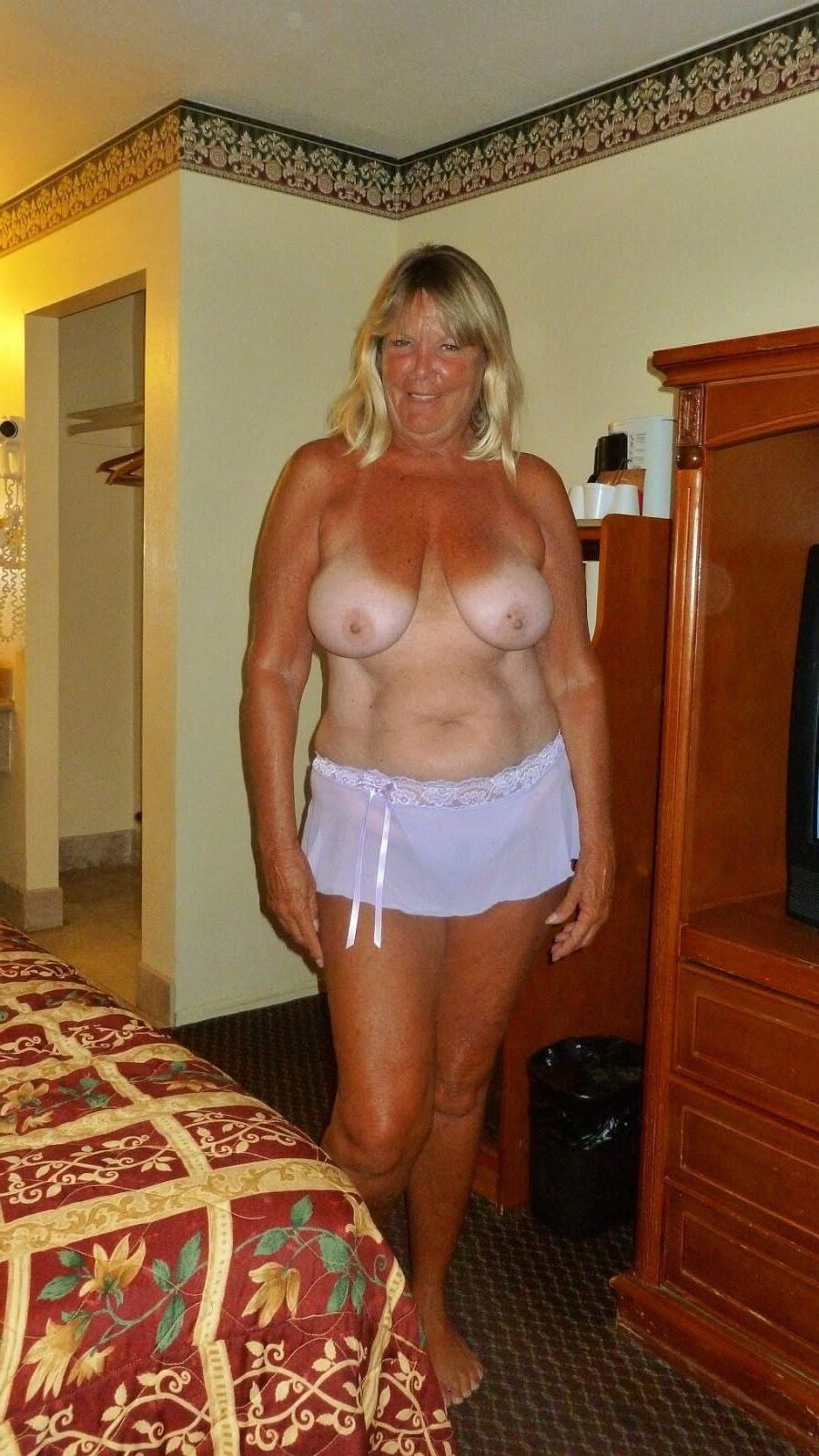 Sarah mature blonde milf
