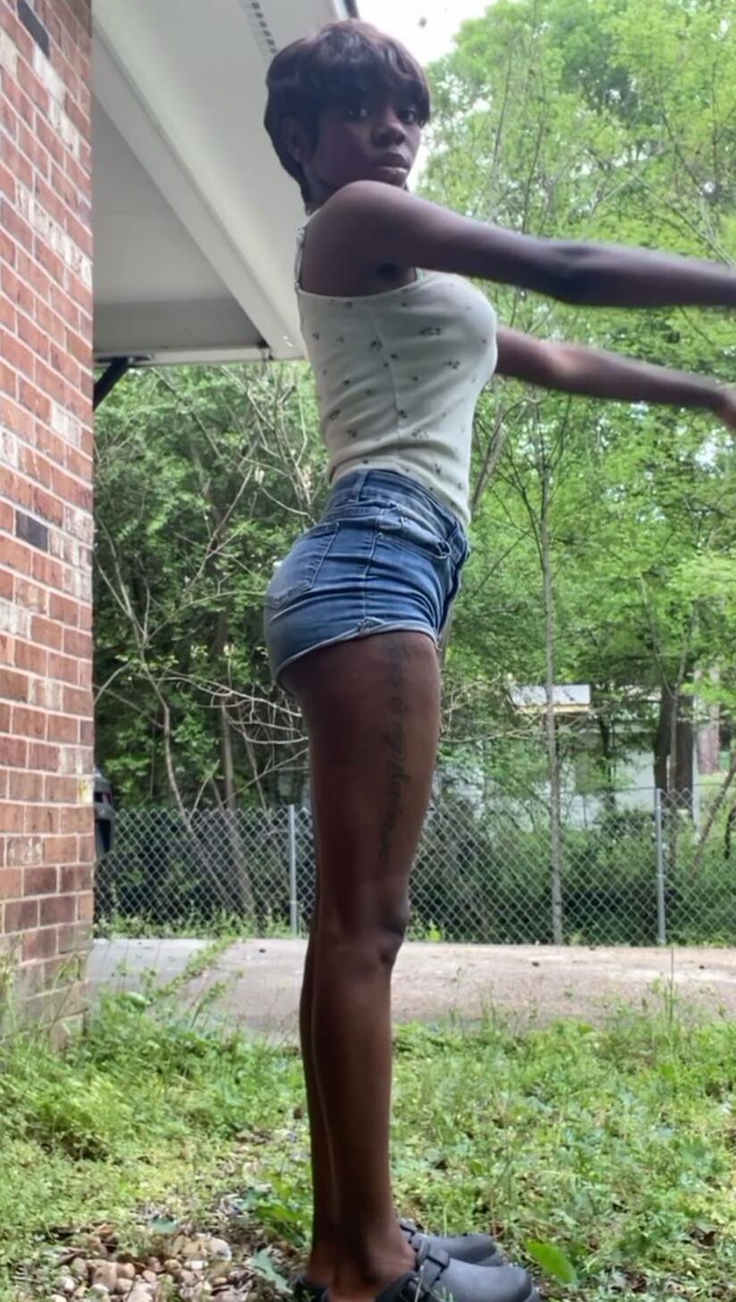 Slim Black Ebony com Big Butt