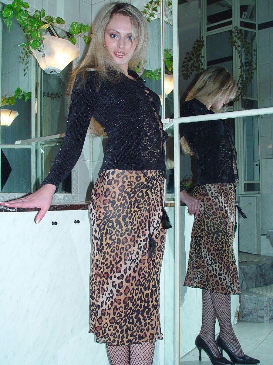 Sexy Blond on Mirrow