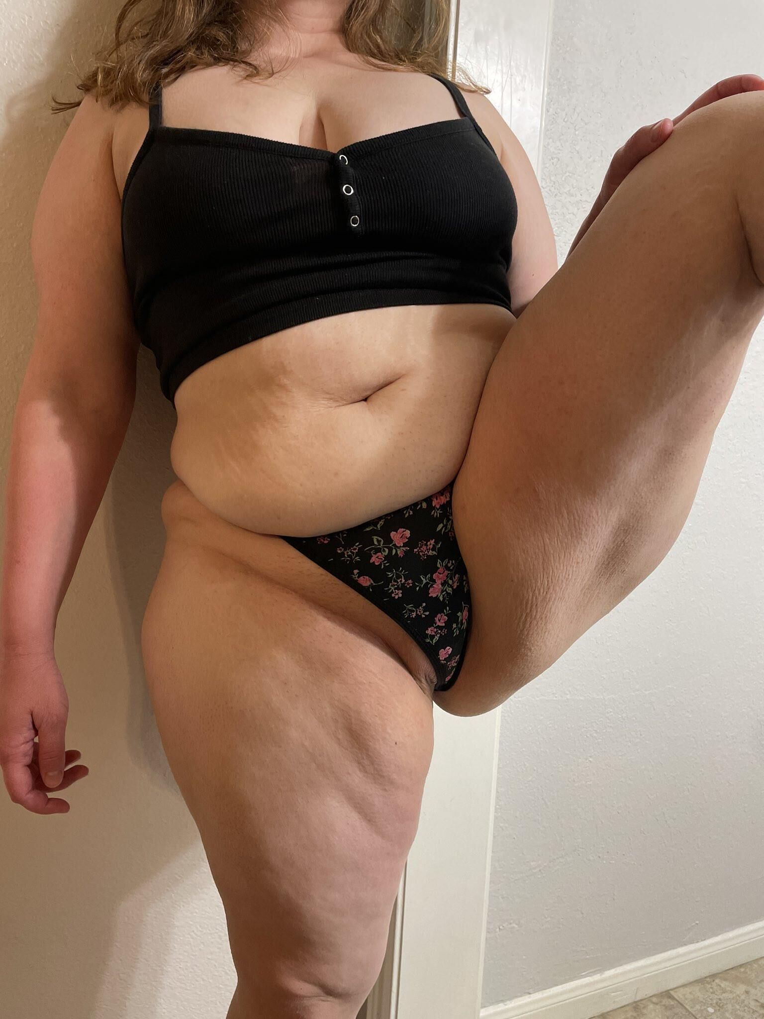 Texan Pawg Milf Holly