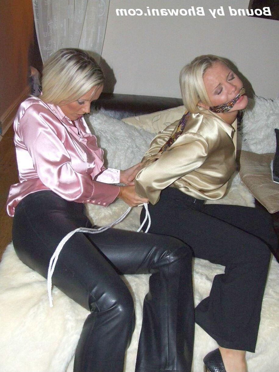 Lesbian Bondage Leather Pans 