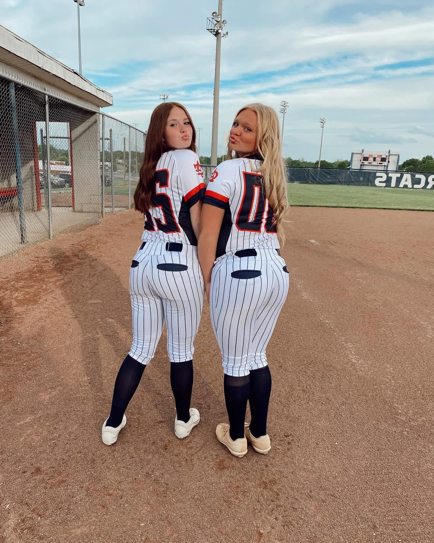 Phat booty softball pawgs para bbc