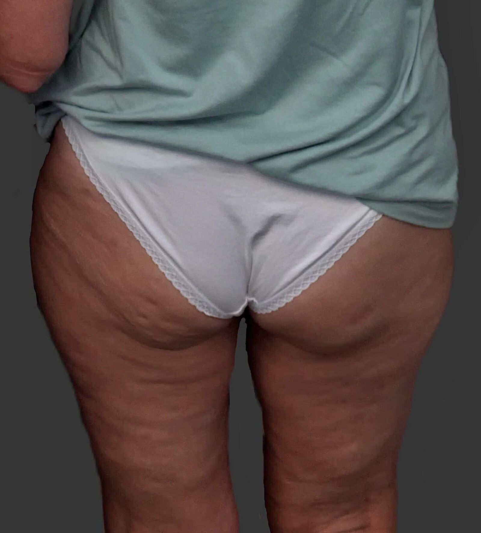 MILF/ GILF FAT ASS Slut needs it ANAL