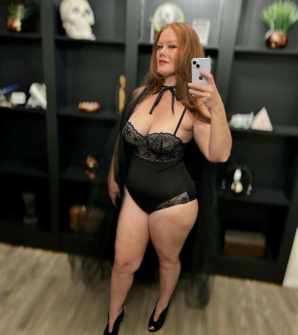 Scarlett Big Ass Big Boobs Redhead Mature Wife Mixed Shots