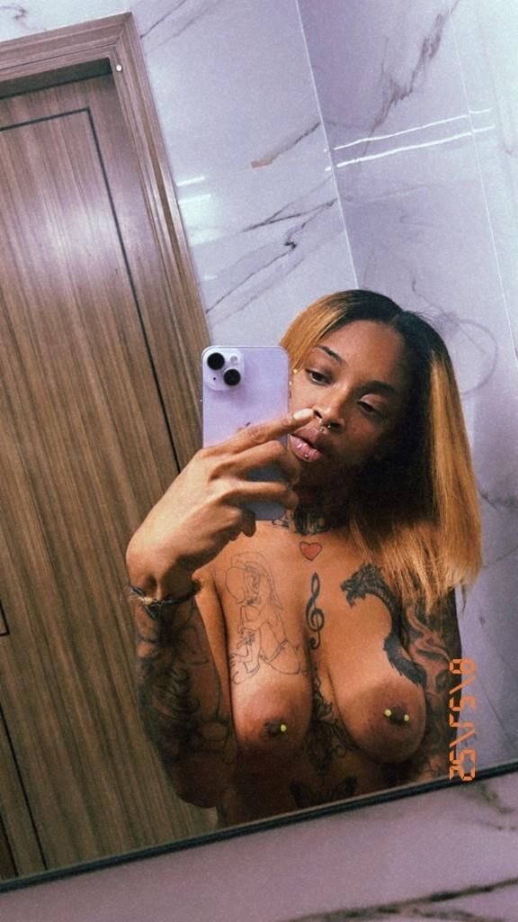 NYC Sexarbeiter Tattoo Körper Ebenholz
