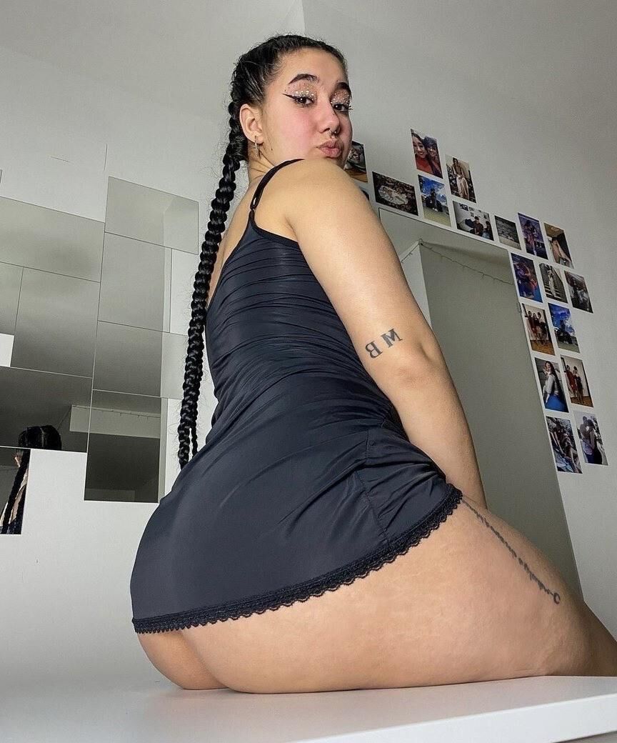 Leire Big Bubble Butt Small Tits Gorgeous Latina Brunette Girl H