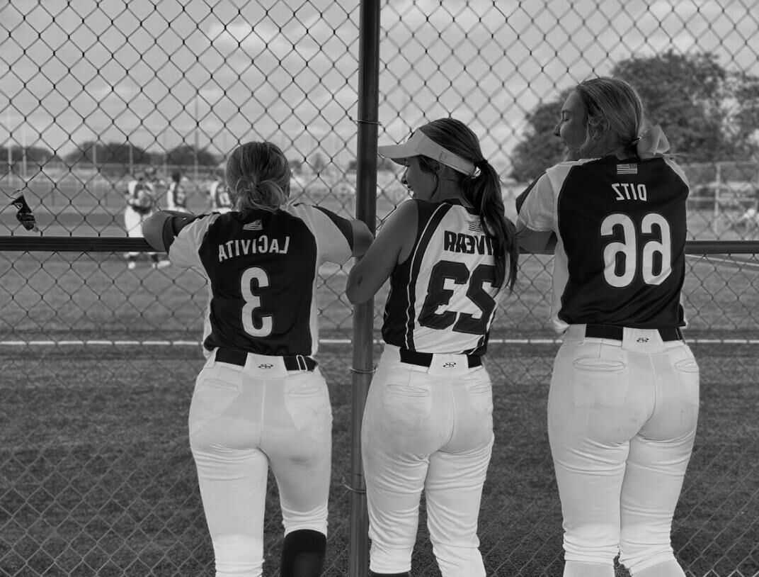 Phat booty softball pawgs para bbc