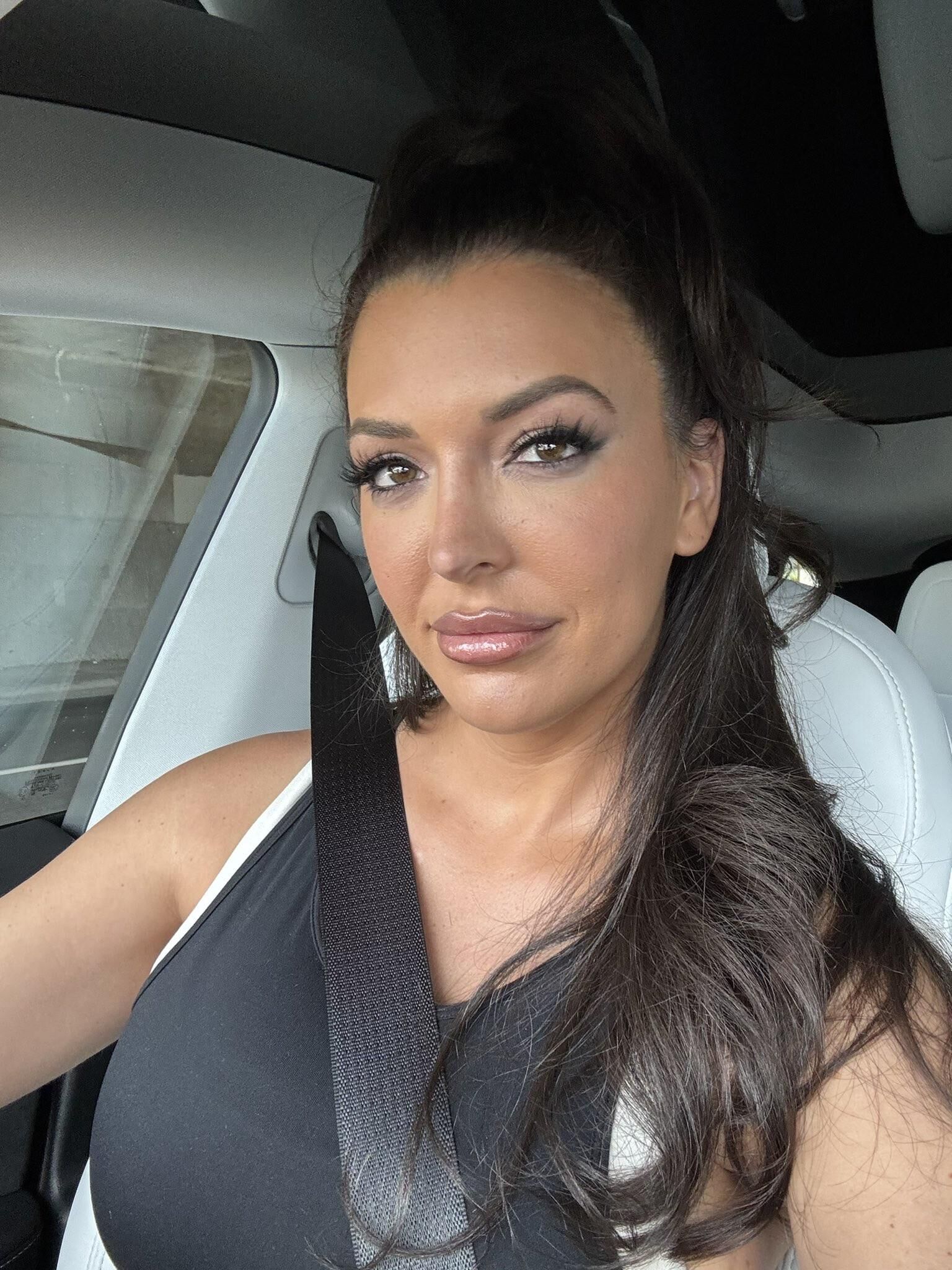 Elizabeth Big Ass Big Boobs Morena Lindas Milf Mixed Shots