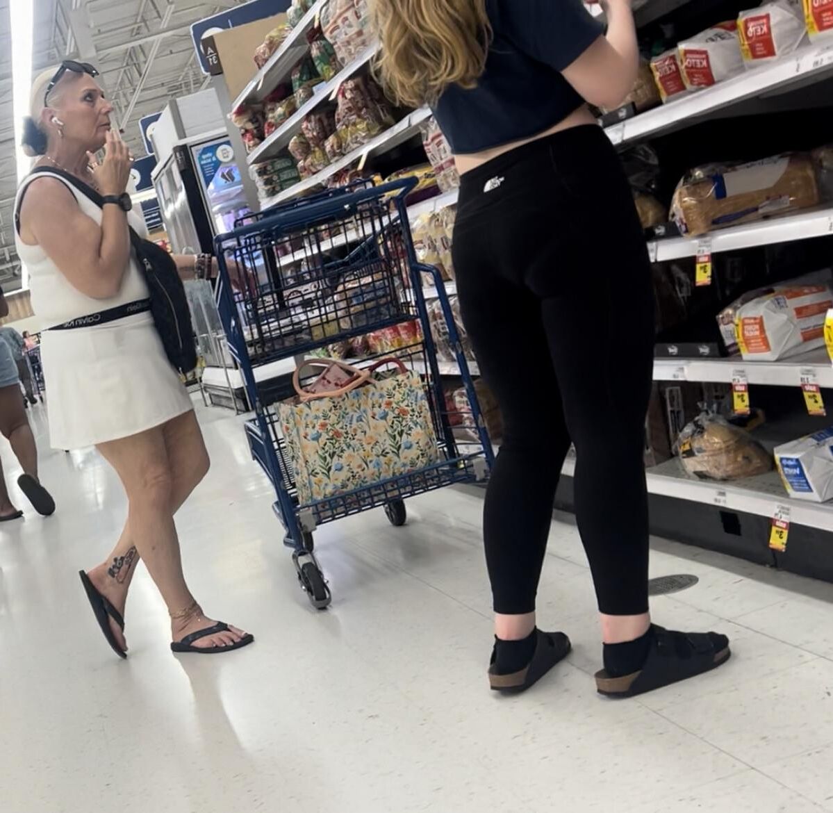 Garotas aleatórias de bunda apertada