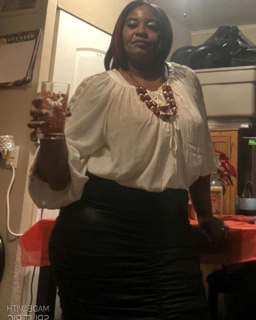 Sra. Jiggles Black Gross Granny